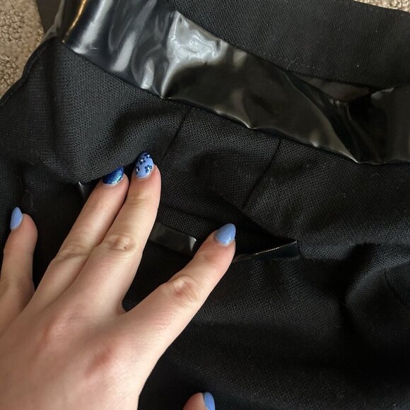 MARC JACOBS Black Capri Crop Pant Womens Size 8 Patent Leather Detail Wool - Picture 12 of 12